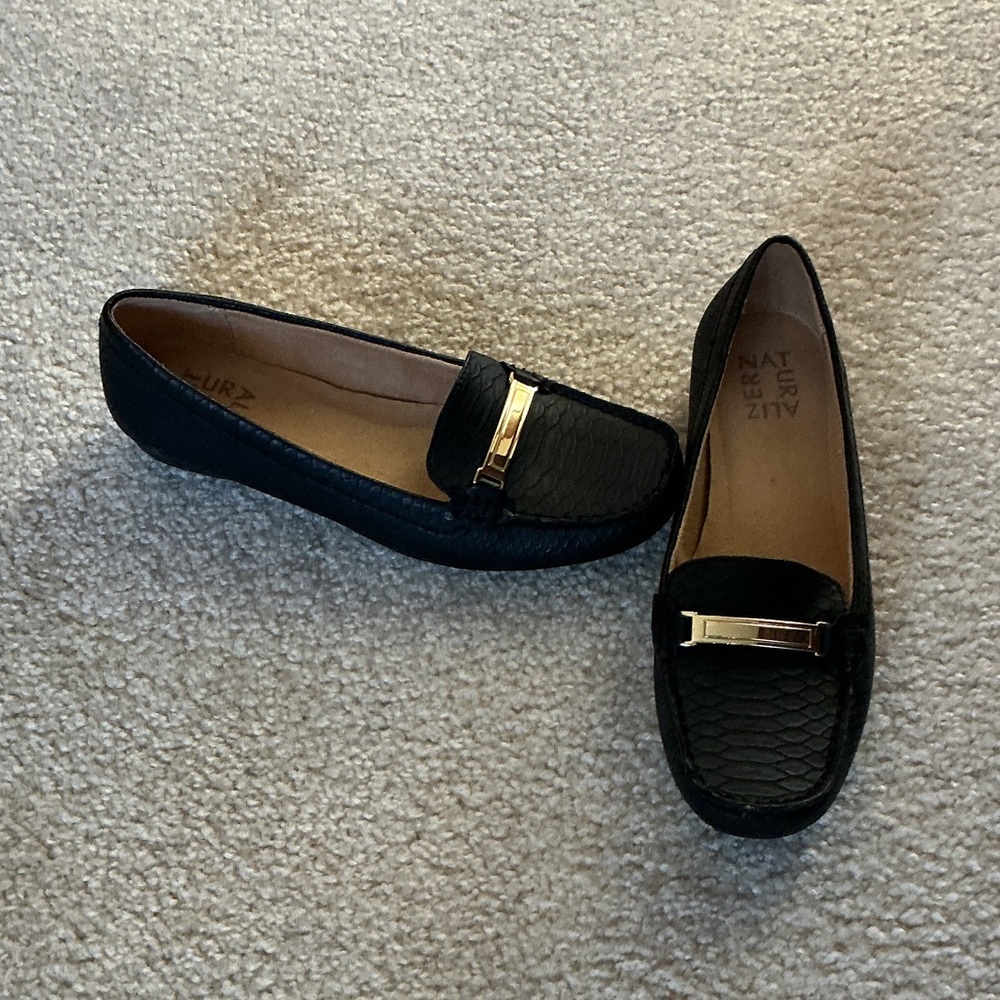 Naturalizer Black Loafers with Gold Accent - Picture 4 of 6